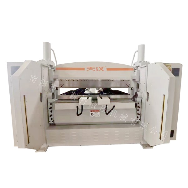 TYSK-1300型數控折邊機